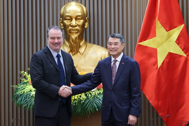 Thủ tướng Chính phủ Lê Minh Hưng tiếp Đại sứ Rick Switzer, Phó Đại diện Thương mại Hoa Kỳ - Ảnh: VGP