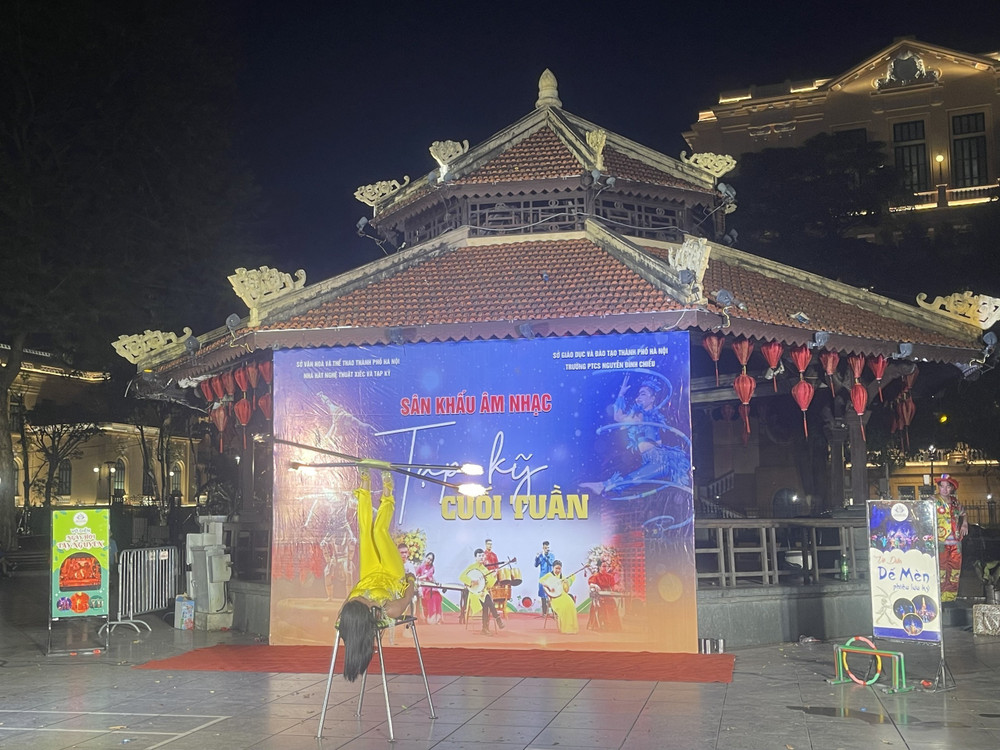 Nghệ thuật xiếc đã nhận được sự hưởng ứng tích cực từ công chúng. Ảnh: Tuyết Mai -TTXVN img-9645.jpg