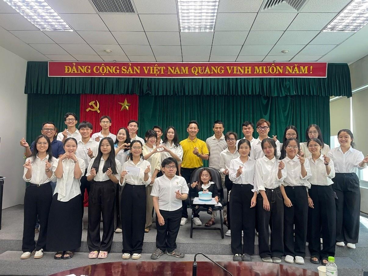 19 năm ‘‘thắp sáng niềm tin’’ để niềm tin trở thành sức mạnh diệu kỳ 19 năm ‘‘thắp sáng niềm tin’’, chắp cánh giấc mơ giảng đường