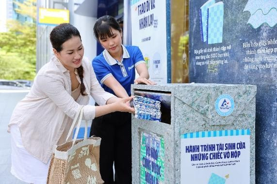 Vinamilk chọn giải pháp phối hợp với các đơn vị được cấp phép để thu gom - tái chế bao bì theo quy định từ năm 2025 (Ảnh: VN). image007.jpg