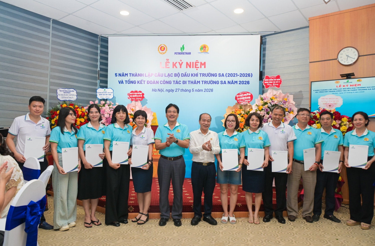 CLB Dầu khí Trường Sa kết nạp hội viên mới. CLB Dầu khí Trường Sa kết nạp hội viên mới.
