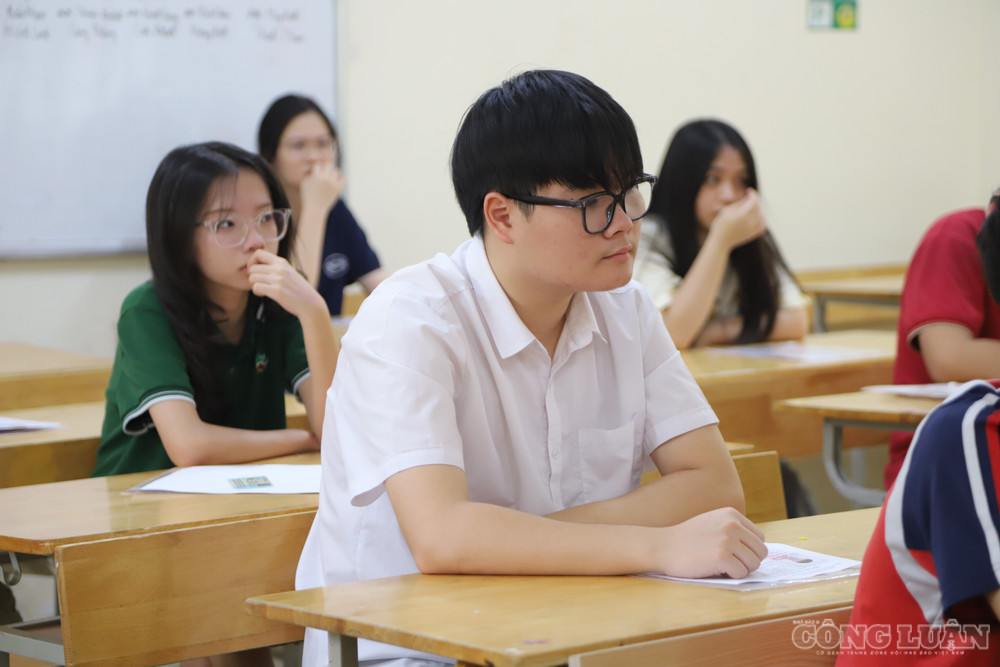 Những ánh mắt chăm chú trong buổi phổ biến quy chế thi lớp 10. clo_br_img-2186.jpg