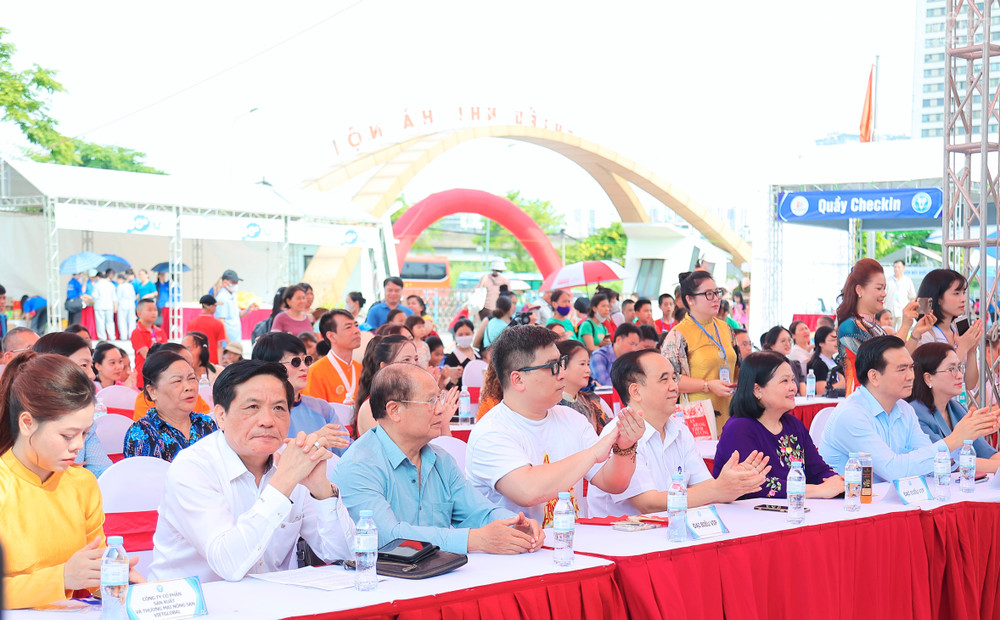 clo_tr_cce01436-9708-4308-9624-284bfae7f3a6-1-201-a.jpg