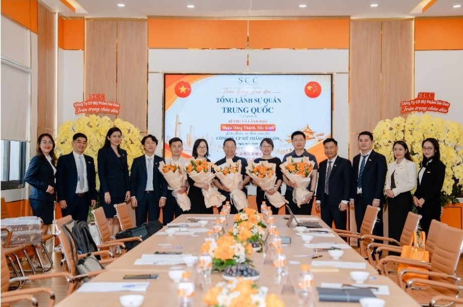 Buổi làm việc mở ra triển vọng đưa thương hiệu Việt ra thế giới. 1000048221.jpg