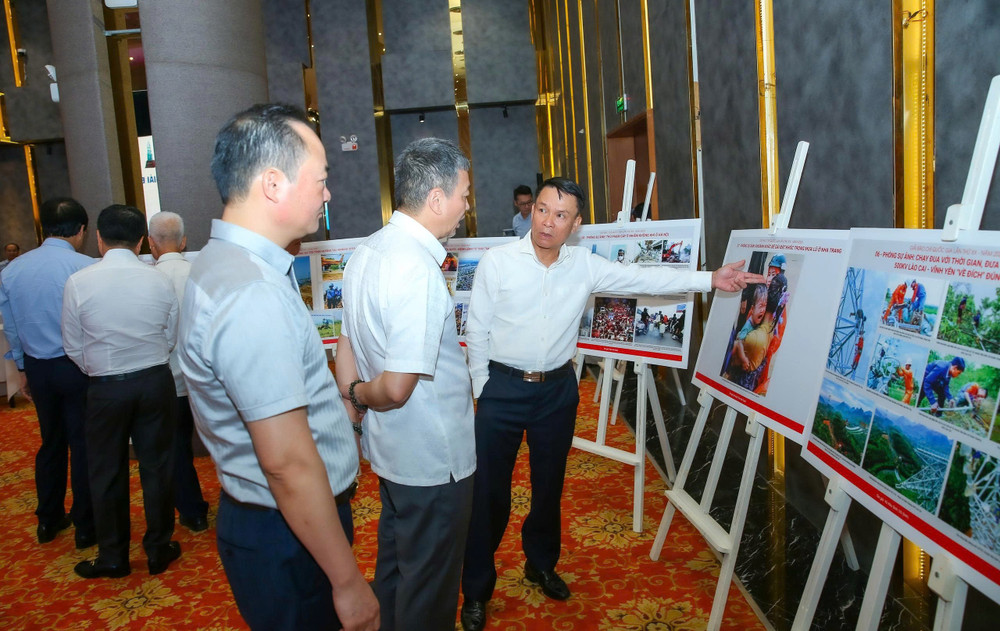 Những tác phẩm lọt vào vòng chung khảo phản ánh sinh động các sự kiện, vấn đề nổi bật của đất nước và đời sống xã hội trong năm qua. z7887522525317-47609410ff30919641be704b21a02a60.jpg