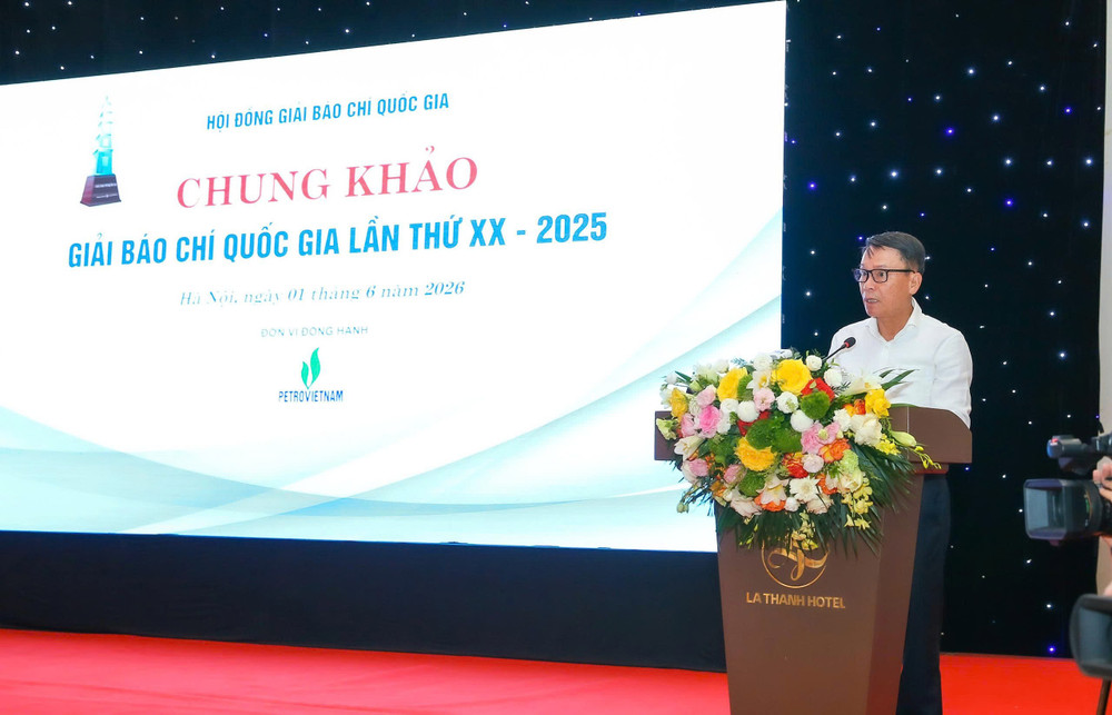 Phó Chủ tịch Thường trực Hội Nhà báo Việt Nam Nguyễn Đức Lợi báo cáo kết quả vòng sơ khảo. 2aoboqapjeqn9dcf318ln3maar3h8rj08ichtzhm.jpg