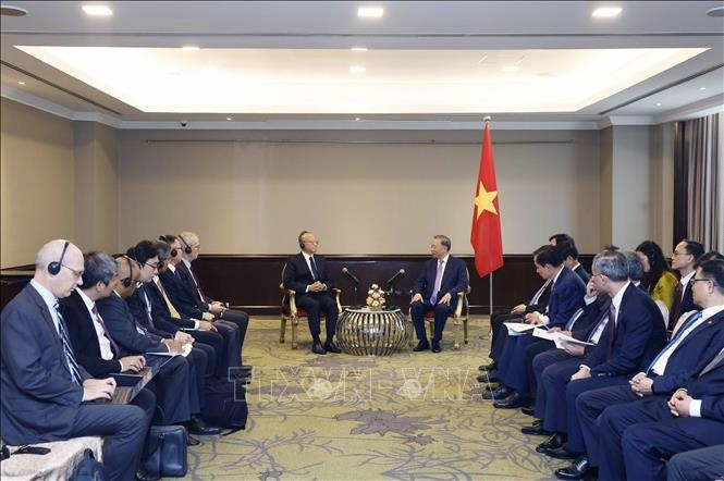 Tổng Bí thư, Chủ tịch nước Tô Lâm tiếp ông Masato Kanda, Chủ tịch Ngân hàng Phát triển Châu Á (ADB). Ảnh: Thống Nhất/TTXVN