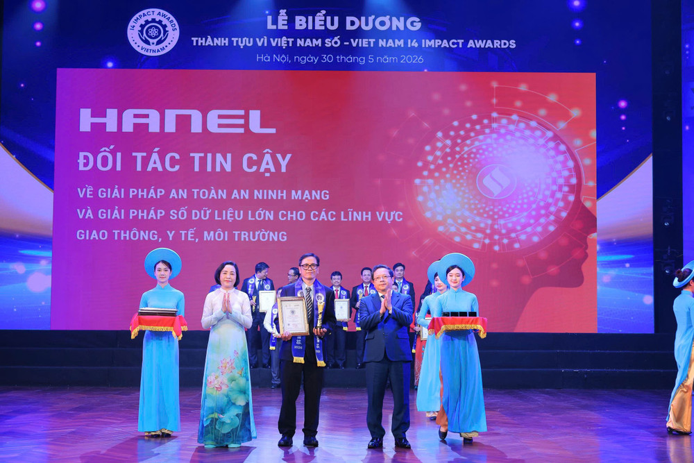 tong-giam-doc-hanel-nguyen-van-hieu-nhan-giai-thuong-trong-chuong-trinh.jpg