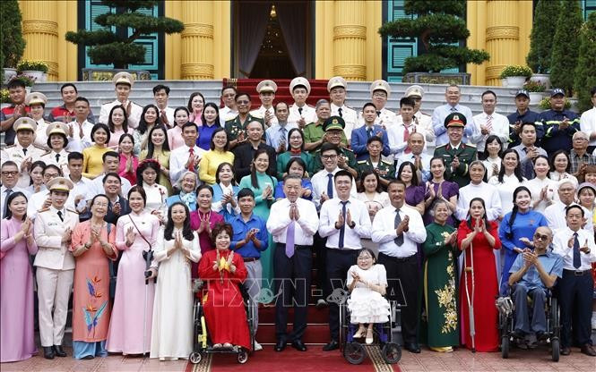 Tổng Bí thư, Chủ tịch nước Tô Lâm và các đại biểu. Ảnh: Thống Nhất/TTXVN.