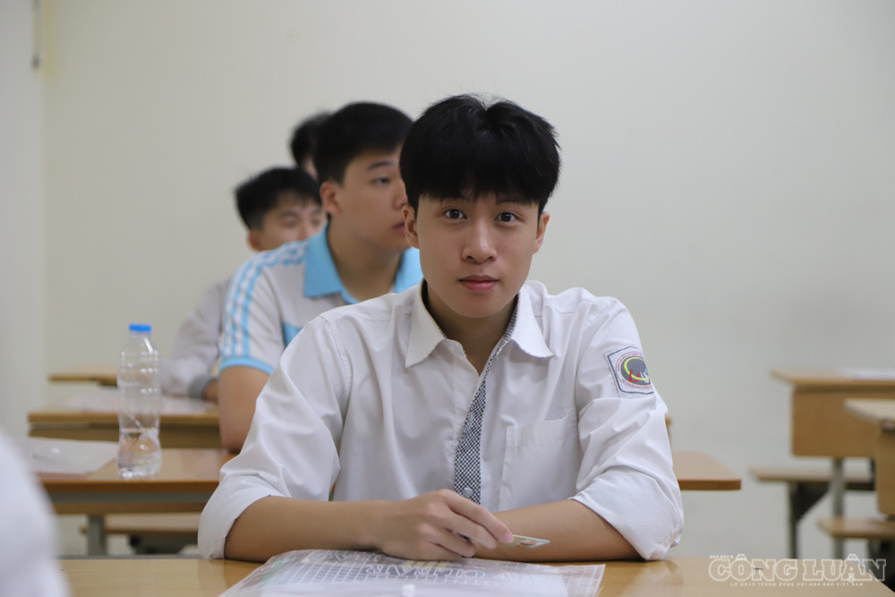 Sự tự tin hiện rõ trên gương mặt nhiều thí sinh trước giờ làm bài các môn tự chọn. clo_br_img-5177.jpg