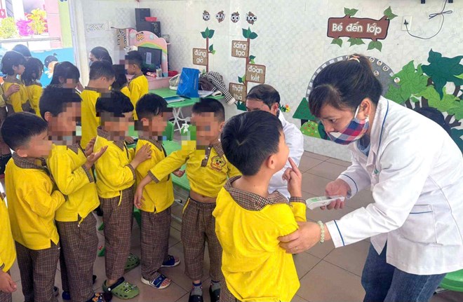 Dịch tay chân miệng tăng nhanh, ngành y tế Lâm Đồng tăng cường kiểm soát