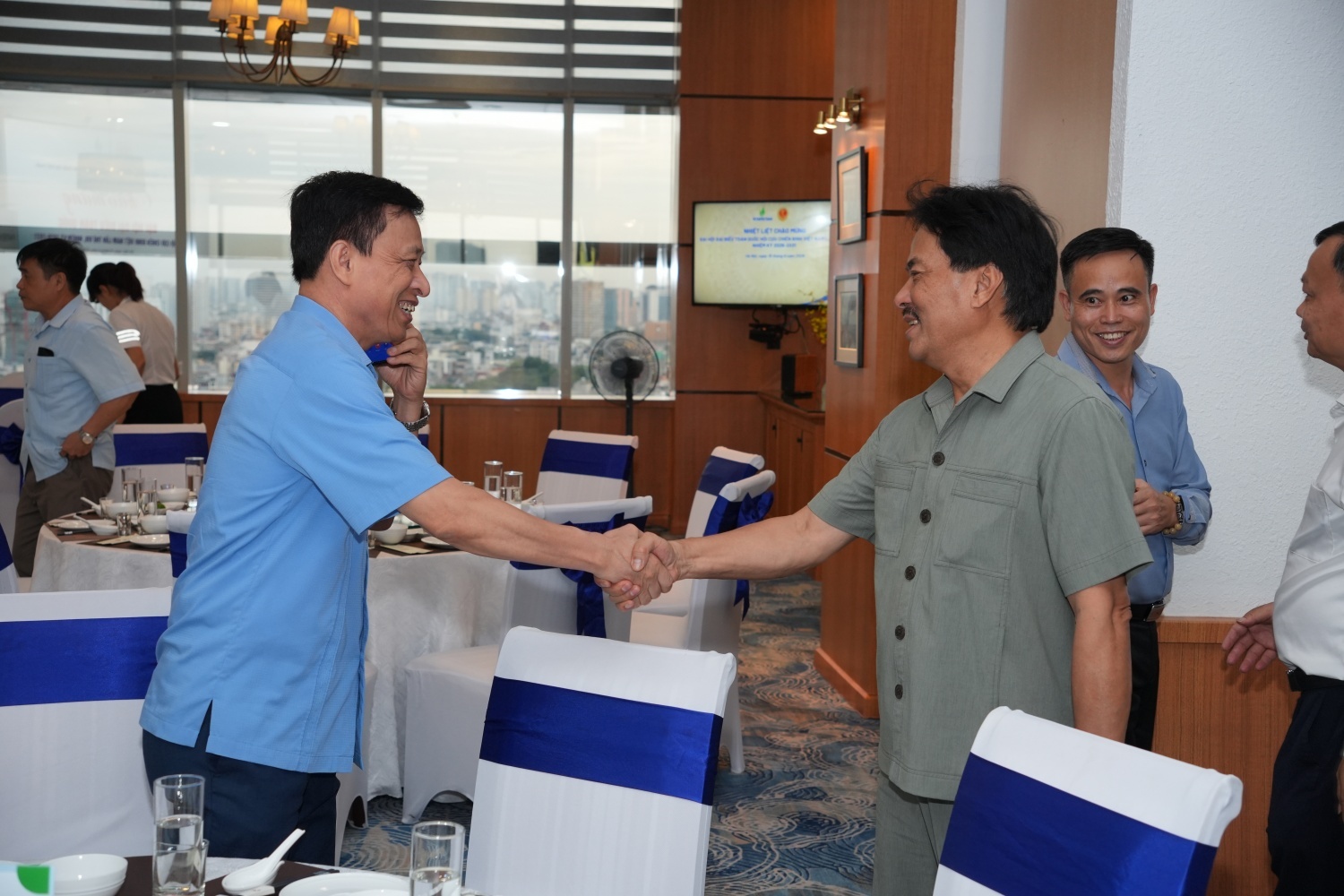 Hội CCB Petrovietnam gặp mặt các đại biểu dự Đại hội CCB Việt Nam lần thứ VIII Hội CCB Petrovietnam gặp mặt các đại biểu dự Đại hội CCB Việt Nam lần thứ VIII