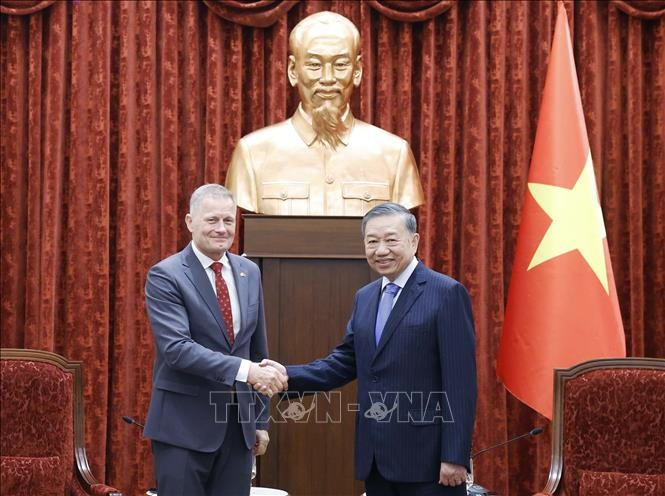 Tổng Bí thư, Chủ tịch nước Tô Lâm tiếp Đại sứ Đan Mạch Nicolai Prytz đến chào từ biệt, kết thúc nhiệm kỳ công tác tại Việt Nam. Ảnh: Thống Nhất/TTXVN