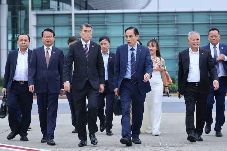 Đây là chuyến công tác đầu tiên của Thủ tướng Chính phủ Lê Minh Hưng trên cương vị mới tới Liên bang Nga - Ảnh: VGP Đây là chuyến công tác đầu tiên của Thủ tướng Chính phủ Lê Minh Hưng trên cương vị mới tới Liên bang Nga - Ảnh: VGP