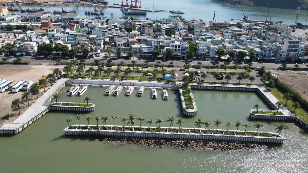 Việc đưa Bến Mũi Tấn đi vào hoạt động mở cửa ngõ mới ra “viên ngọc xanh” Cù Lao Xanh clo_br_z7944945105633-277099ee49830d4a453f1a35c261c00c.jpg