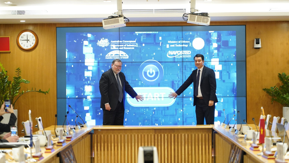 Các đại biểu thực hiện nghi thức công bố chính thức Chương trình tài trợ AVSTICI năm 2026 - Ảnh: Bộ Khoa học và Công nghệ. dsc01735-178161989051518047415-2313.jpg