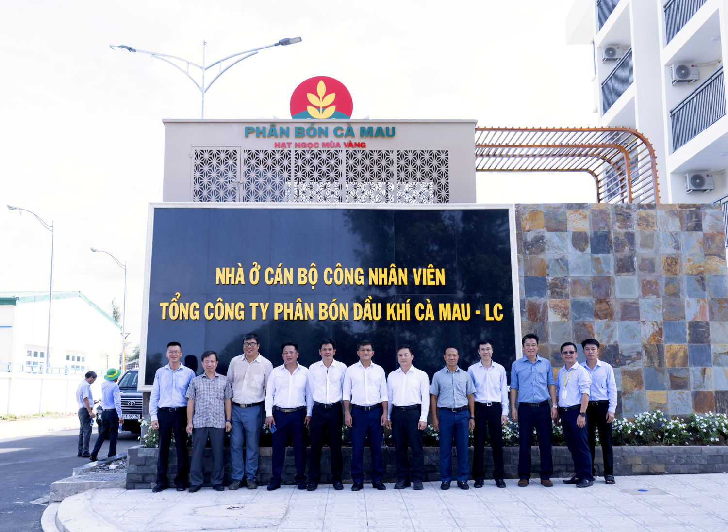 PVCFC hoàn thiện tiện ích cho người lao động ở khu nhà công vụ Khí - Điện - Đạm Cà Mau PVCFC hoàn thiện hạ tầng tiện ích cho NLĐ tại Khu nhà ở công vụ Cụm Khí - Điện - Đạm Cà Mau