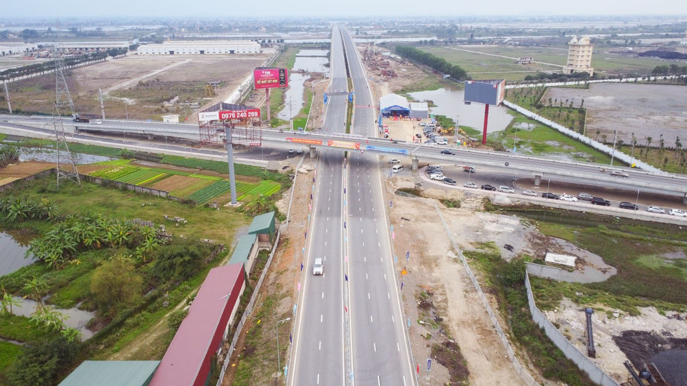 Khẩn trương hoàn thiện các tuyến đường cao tốc đã đầu tư theo quy mô phân kỳ - Ảnh: XD 28-5-17799593363361062563272.jpg