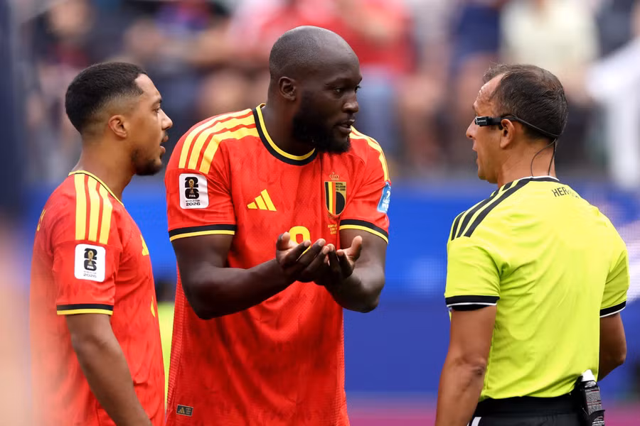 Romelu Lukaku và đội tuyển Bỉ đã rất thất vọng trước Iran. bi-1.jpg