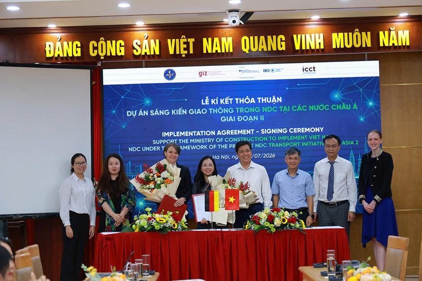 Hợp tác Việt Nam - Đức hướng tới giao thông xanh, các-bon thấp