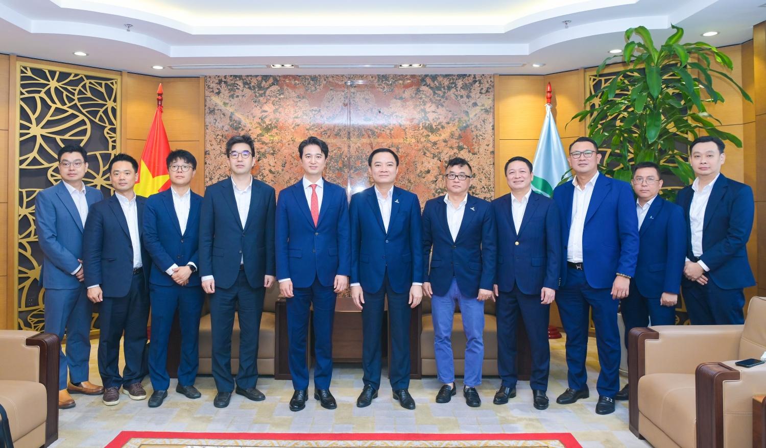 Các đại biểu dự buổi làm việc Các đại biểu dự buổi làm việc