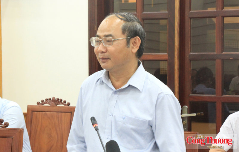 Ông Trần Thúc Kham, Phó Giám đốc Sở Công Thương Gia Lai báo cáo tại buổi làm việc.