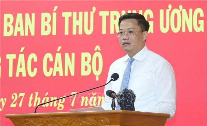 Tân Phó Bí thư Tỉnh ủy Quảng Ngãi Nguyễn Đức Tâm phát biểu nhận nhiệm vụ. Ảnh: TTXVN.