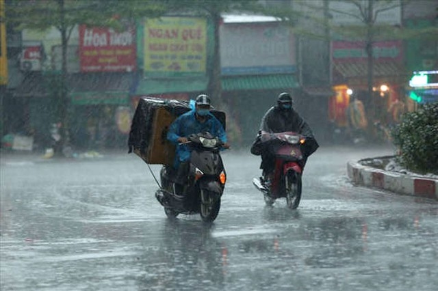 Thời tiết hôm nay (27-7): Các tỉnh phía Bắc có mưa to, đề phòng dông lốc