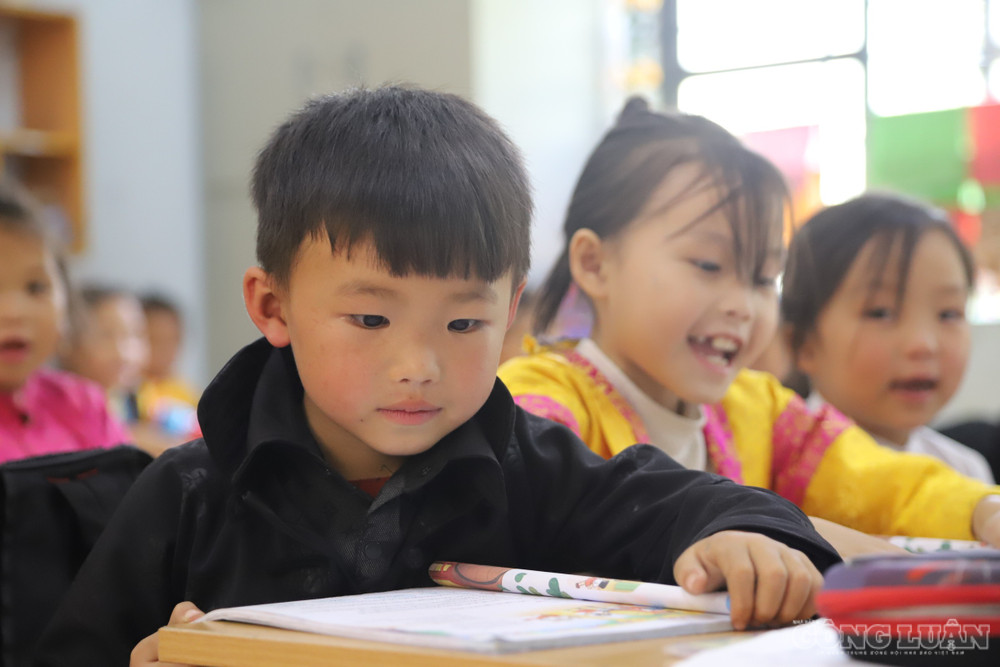 Sáp nhập hàng nghìn trường học đang bước vào giai đoạn quyết định, nhưng nhiều chuyên gia cho rằng thách thức lớn nhất không nằm ở việc gộp đầu mối, mà ở khâu lựa chọn người đứng đầu. clo_br_img-0128.jpg