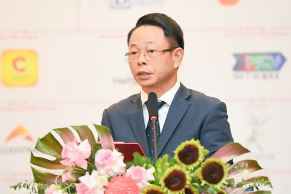 Nhà báo Phùng Công Sưởng, Tổng Biên tập Báo Tiền Phong, Trưởng Ban tổ chức phát biểu bế mạc. Ảnh: BTC 1cs11.jpg
