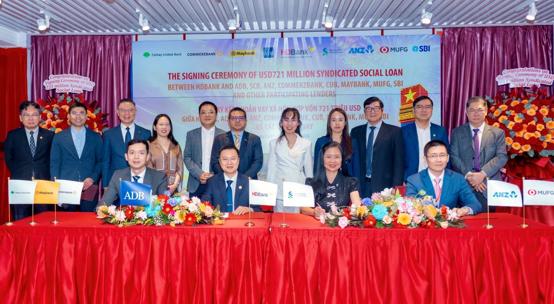 Lễ ký kết khoản vay xã hội hợp vốn quốc tế 721 triệu USD - dấu mốc mới trên hành trình kết nối nguồn vốn toàn cầu vì phát triển bền vững tại Việt Nam. Ảnh: HDBank