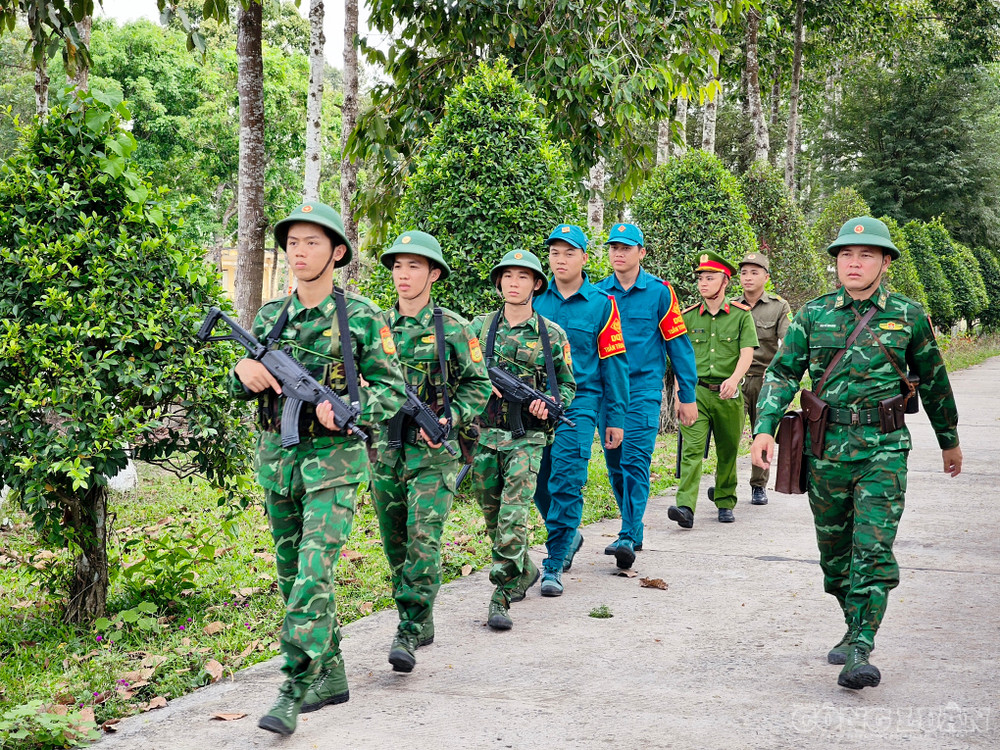 clo_br_bai-can-bo-dvtn-cac-don-vi-trong-bdbp-tinh-tich-cuc-tham-gia-tuan-tra-kiem-soat-bao-ve-bien-gioi.jpg