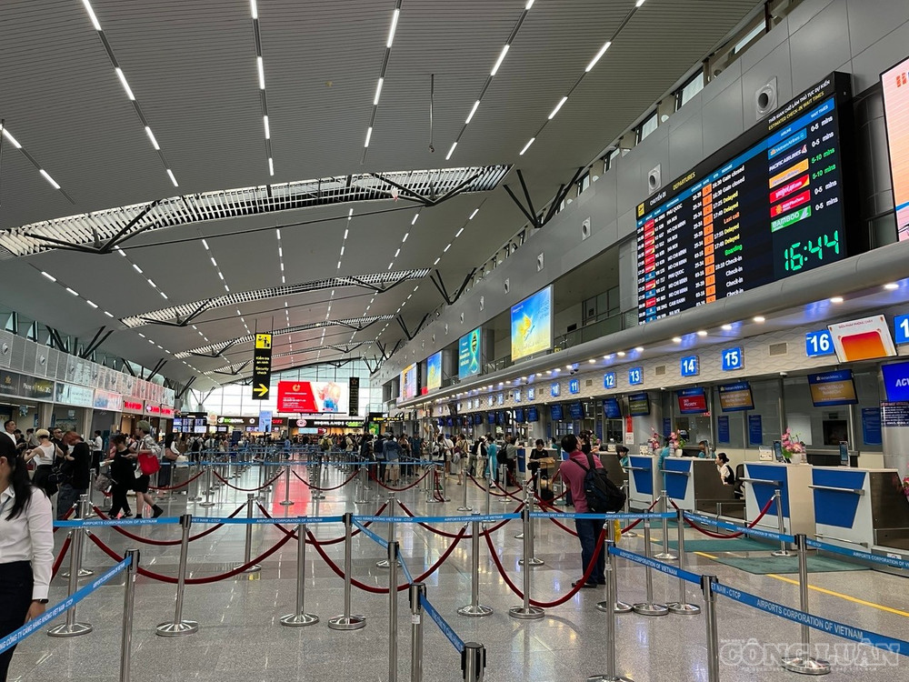 Phục vụ tốt nhu cầu đi lại của người dân bằng đường hàng không. clo_br_hang-khong.jpg