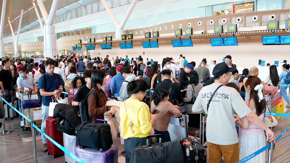 Vietnam Airlines tăng thêm 60 nghìn chỗ, nâng tổng tải cung ứng dịp Quốc khánh 2/9 lên gần 725 nghìn chỗ trên toàn mạng bay. 1-vietnam-airlines-tang-them-60-nghin-cho-nang-tong-tai-cung-ung-dip-quoc-khanh-2-9-len-gan-725-nghin-cho-tren-toan-mang-bay.jpg