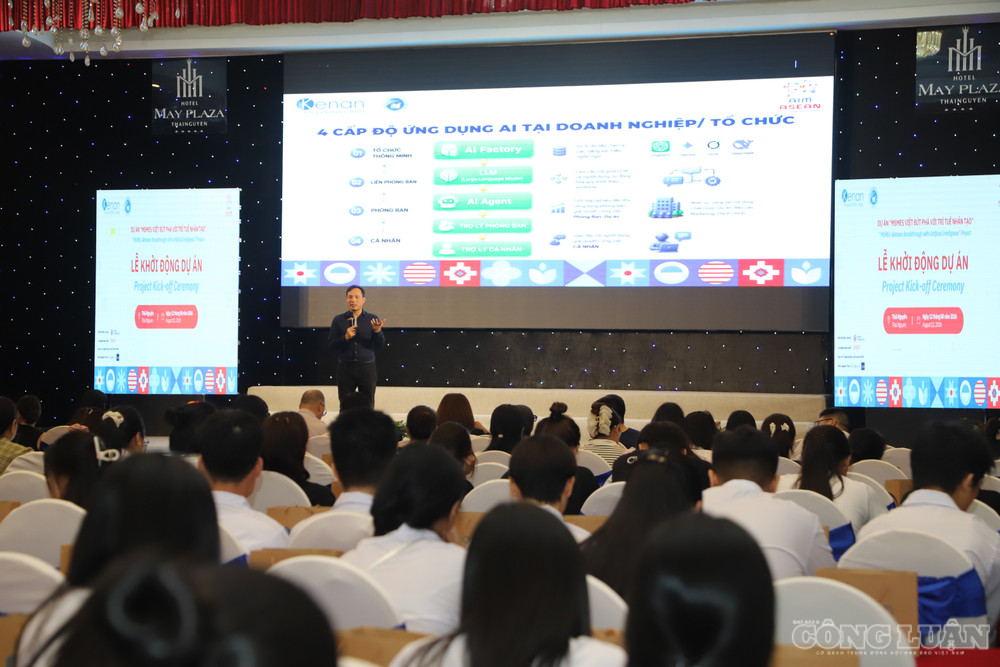 250 doanh nghiệp, hợp tác xã và hộ kinh doanh tại Thái Nguyên đã tham gia khóa tập huấn AI theo hướng thực hành. clo_br_img-1020.jpg
