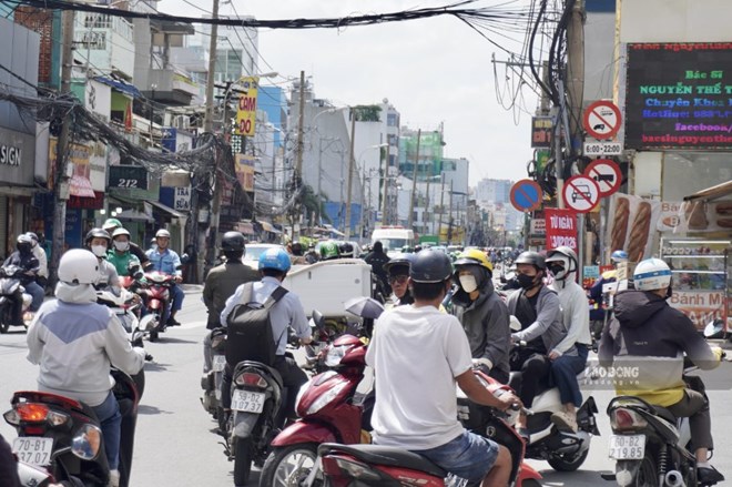 Ngày đầu điều chỉnh giao thông trên đường huyết mạch TPHCM để thi công Metro số 2