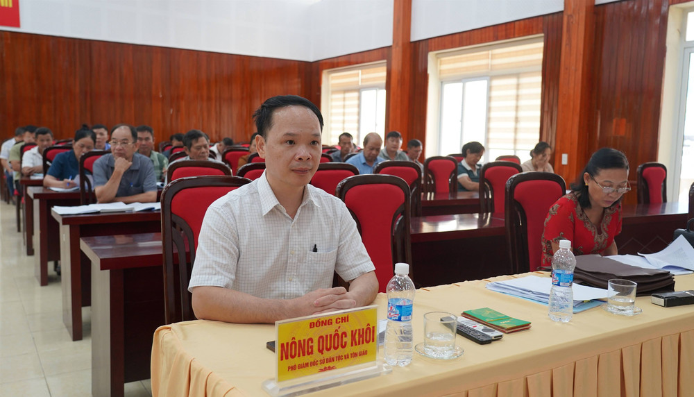 Tham dự có đồng chí Nông Quốc Khôi – Phó Giám đốc Sở Dân tộc và Tôn giáo; Đồng chí Hoàng Thị Hương - UVBTV Đảng uỷ, Phó Chủ tịch UBND xã; Lãnh đạo Phòng Văn hoá xã hội và 60 đồng chí là Trưởng xóm, Ban công tác Mặt trận các xóm. ong-khoi-cao-bang.jpg