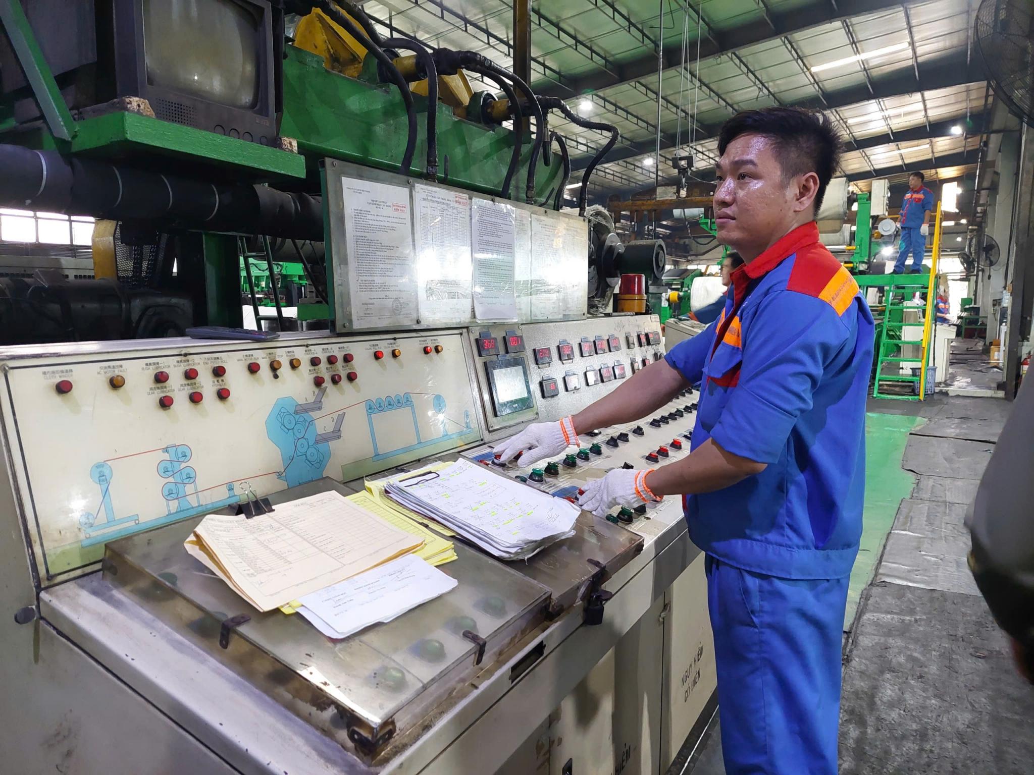 Giảm thuế tiếp sức cho hộ kinh doanh và doanh nghiệp, hỗ trợ mục tiêu tăng trưởng kinh tế Giảm thuế tiếp sức cho hộ kinh doanh và doanh nghiệp, hỗ trợ mục tiêu tăng trưởng kinh tế