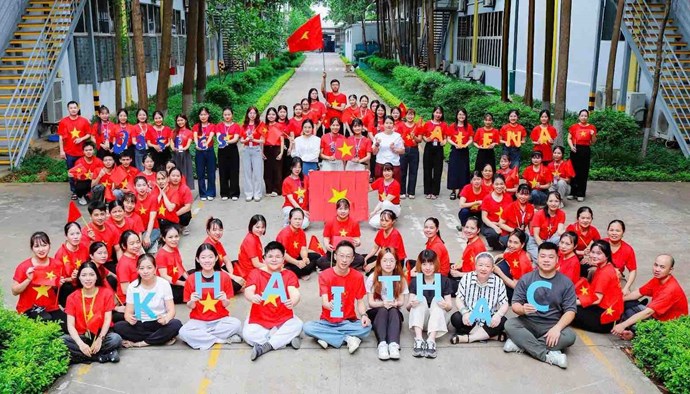 Công nhân Giầy Alena Việt Nam thi đua chào mừng Quốc khánh