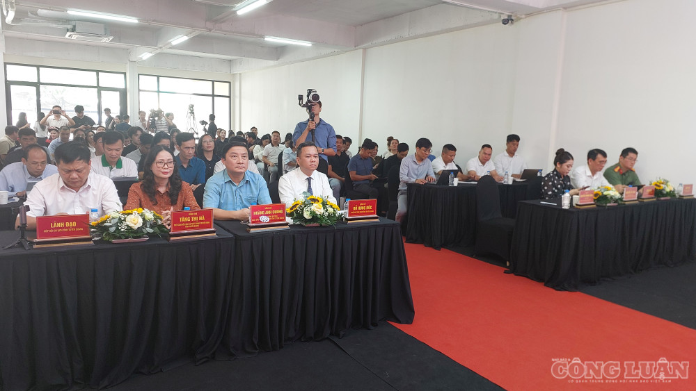 Quang cảnh buổi họp báo. Ảnh: Đào Vinh clo_br_1000062415.jpg