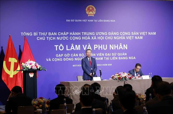 Tổng Bí thư, Chủ tịch nước Tô Lâm nói chuyện thân mật với cán bộ, nhân viên Đại sứ quán và đại diện cộng đồng người Việt Nam tại Nga. Ảnh: Thống Nhất/TTXVN Tổng Bí thư, Chủ tịch nước Tô Lâm nói chuyện thân mật với cán bộ, nhân viên Đại sứ quán và đại diện cộng đồng người Việt Nam tại Nga. Ảnh: Thống Nhất/TTXVN