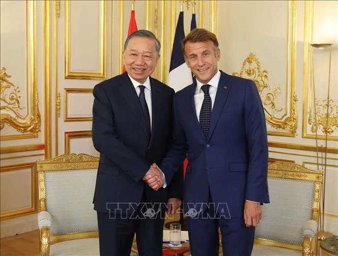 Tổng Bí thư, Chủ tịch nước Tô Lâm và Tổng thống Pháp Emmanuel Macron Trong khuôn khổ chuyến thăm chính thức Cộng hòa Pháp và dự Hội nghị Thượng đỉnh Không gian vũ trụ, chiều tối 10/9 Pháp