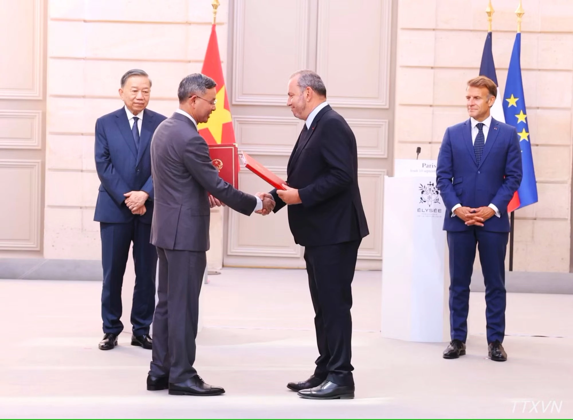 Bộ Tài chính Việt Nam và AFD trao 2 văn kiện tài chính hỗ trợ dự án quản lý nguồn nước tại Điện Biên Bộ Tài chính Việt Nam và AFD trao 2 văn kiện tài chính hỗ trợ dự án quản lý nguồn nước tại Điện Biên