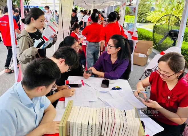 Doanh nghiệp Hà Nội tuyển dụng nhà chuyên môn bậc trung, bậc cao chiếm 42,4% thị trường