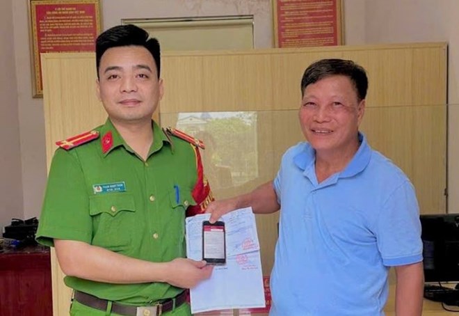 Hỗ trợ người dân ở Phú Thọ nhận lại tiền chuyển nhầm vào tài khoản ở Lạng Sơn