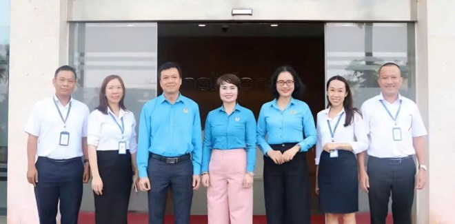 Ban Công đoàn Công an nhân dân làm việc với Công đoàn cơ sở MobiFone Cần Thơ