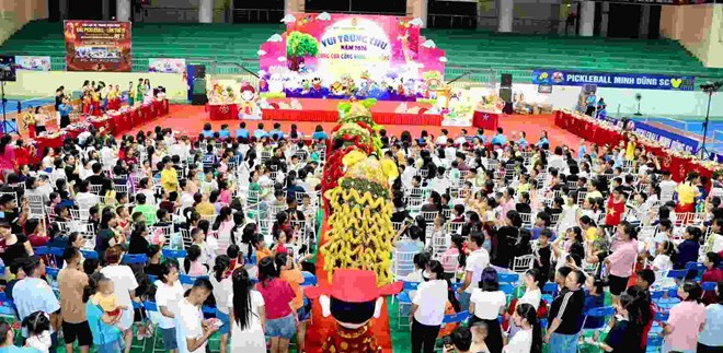 Vui Trung thu cùng con công nhân lao động tại Thái Nguyên