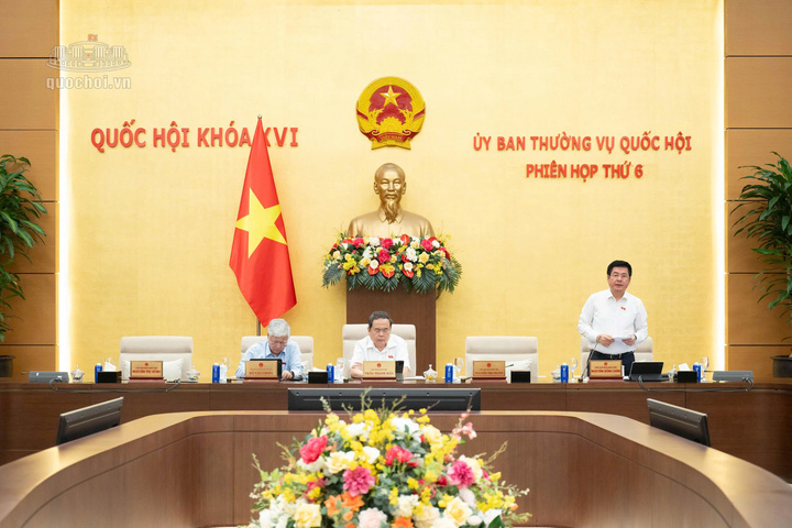 Dưới sự chủ trì của Chủ tịch Quốc hội Trần Thanh Mẫn, sự điều hành của Phó Chủ tịch Quốc hội Nguyễn Hồng Diên, Ủy ban Thường vụ Quốc hội đã cho ý kiến về dự án Luật sửa đổi, bổ sung một số điều của Luật Điện lực. Ảnh: Vũ Hiếu
