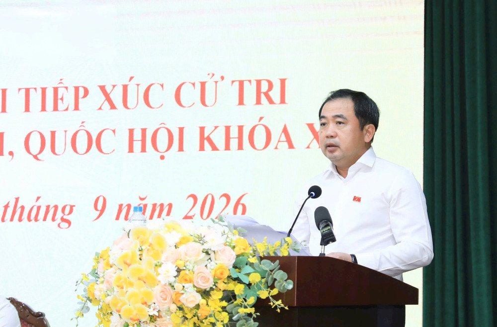 Bí thư Thành ủy, Trưởng đoàn đại biểu Quốc hội thành phố Hà Nội Trần Đức Thắng phát biểu tại hội nghị tiếp xúc cử tri. Ảnh: Quang Thái 1790044789182-5189902145698231970-5189902145698231970-40667a39cb1717830c44cb10281229f3.jpg