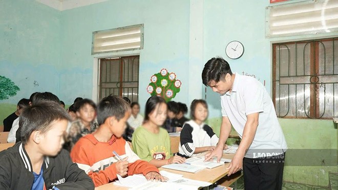Thầy giáo ở Tuyên Quang dạy thêm hơn 300 tiết/năm nhưng chưa được nhận chế độ